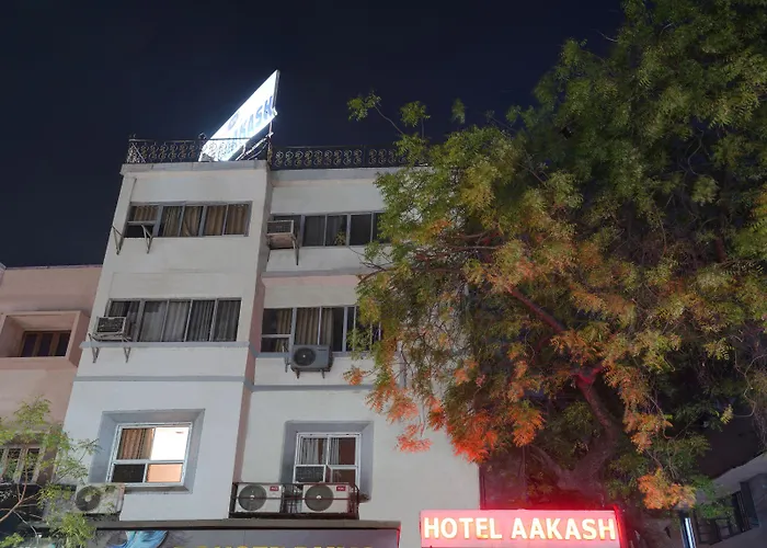 Itsy Hotels Aakash,100 Mts From Sardar Patel Stadium Ahmedabad